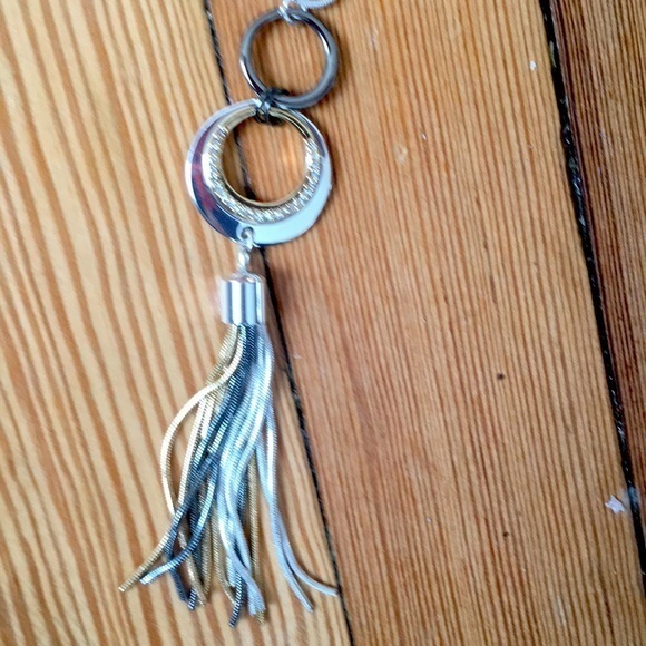 NINE WEST‎ SILVER AND GOLD PENDENT NECKLACE - Picture 5 of 5